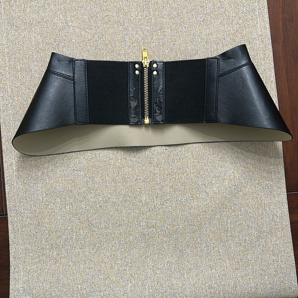 ❤️BCBGMaxAzria Black Belt - Picture 3 of 10